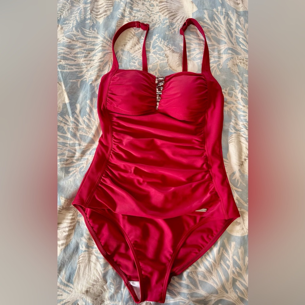 Chic Scarlet Women's One Piece Swimsuit